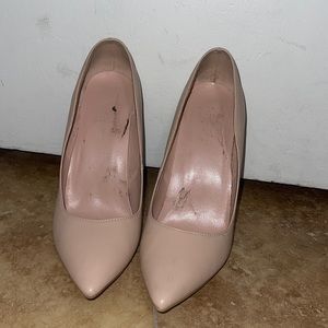 Nude Pumps